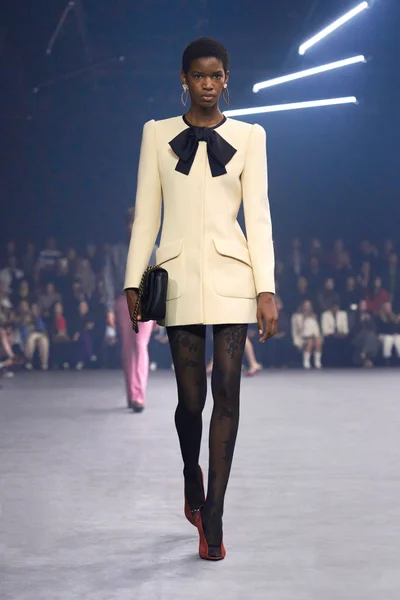 Look 12